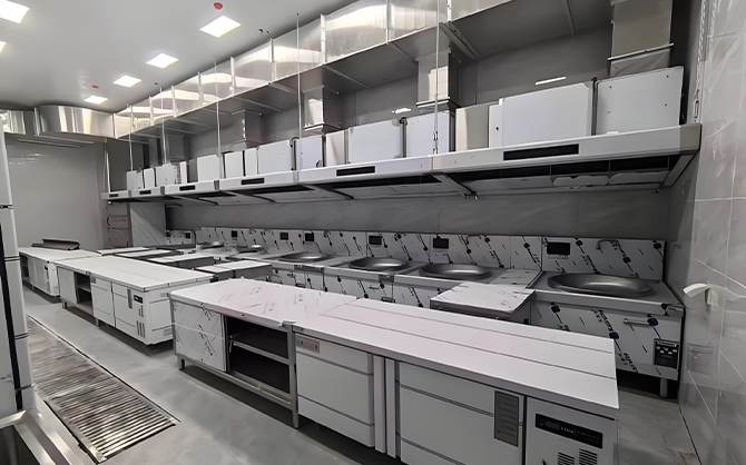 會所餐飲裝備解析：專業廚具的重要性